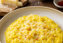 Wie schmeckt Safran-Risotto? Das klassische Rezept Cremiges Safran-Risotto mit Parmesan