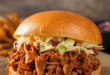 Wie schmeckt Jackfruit „Pulled Pork“? Das vegane Rezept Veganes Pulled Pork aus Jackfruit im Burger