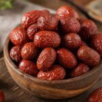 Jujube-Früchte (chinesische Datteln) am Zweig