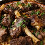 Zubereitetes Kamelfleisch mit Gewürzen