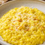 Cremiges Safran-Risotto mit Parmesan