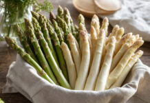 Warum riecht Urin nach dem Spargel essen? Frischer grüner Spargel