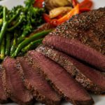 Gebratenes Straußenfleisch-Steak