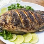 Gegrillter ganzer Tilapia mit Limette