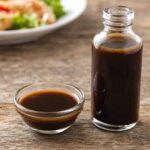Worcestershiresauce in einem Glasschälchen